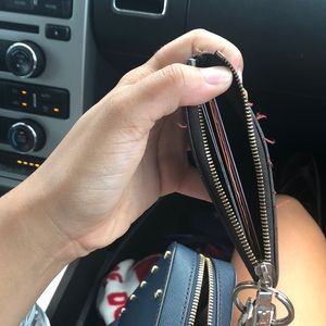 Louis Vuitton Accessories - Louis Vuitton wristlet Louis Vuitton Accessories - Louis Vuitton wristlet